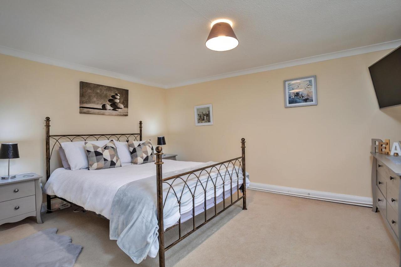 Finest Retreats - Cloggers Cottage Darley Екстериор снимка