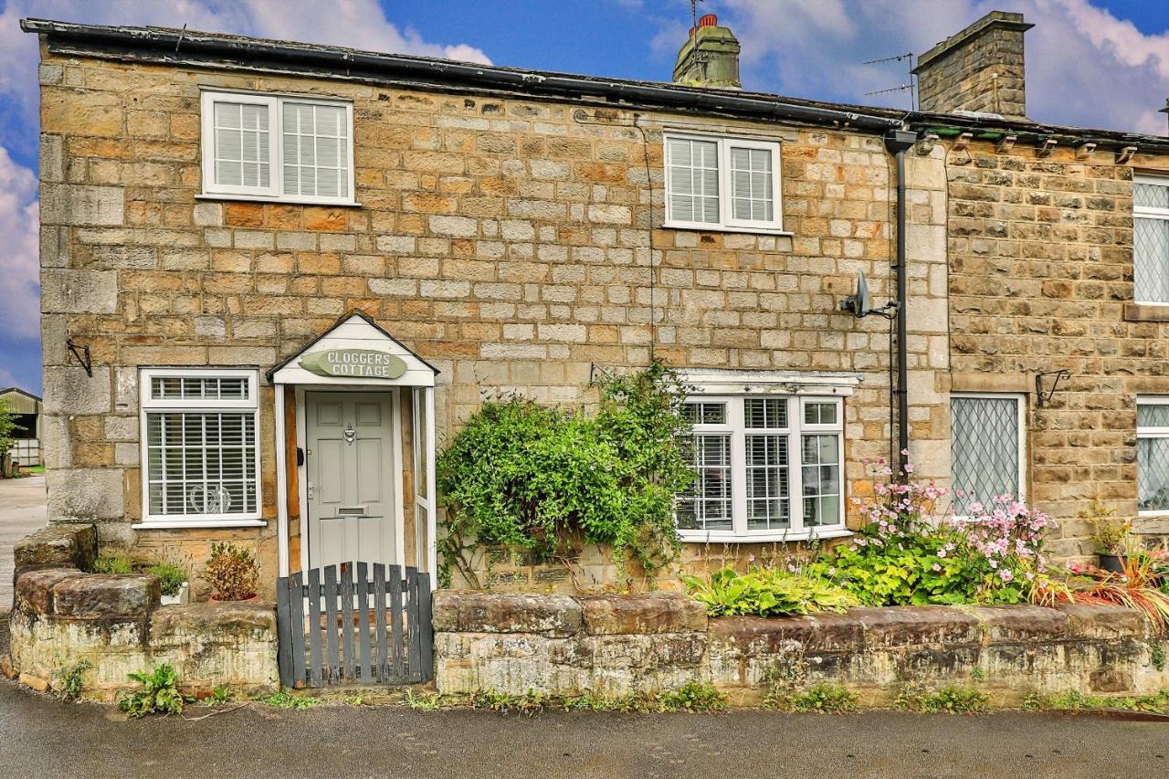 Finest Retreats - Cloggers Cottage Darley Екстериор снимка