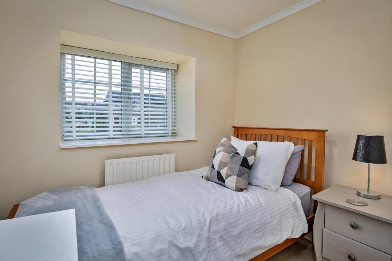 Finest Retreats - Cloggers Cottage Darley Екстериор снимка
