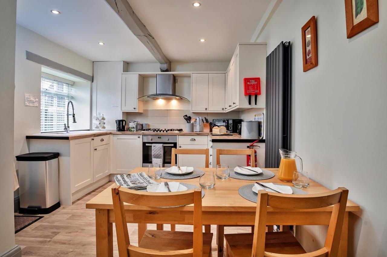 Finest Retreats - Cloggers Cottage Darley Екстериор снимка