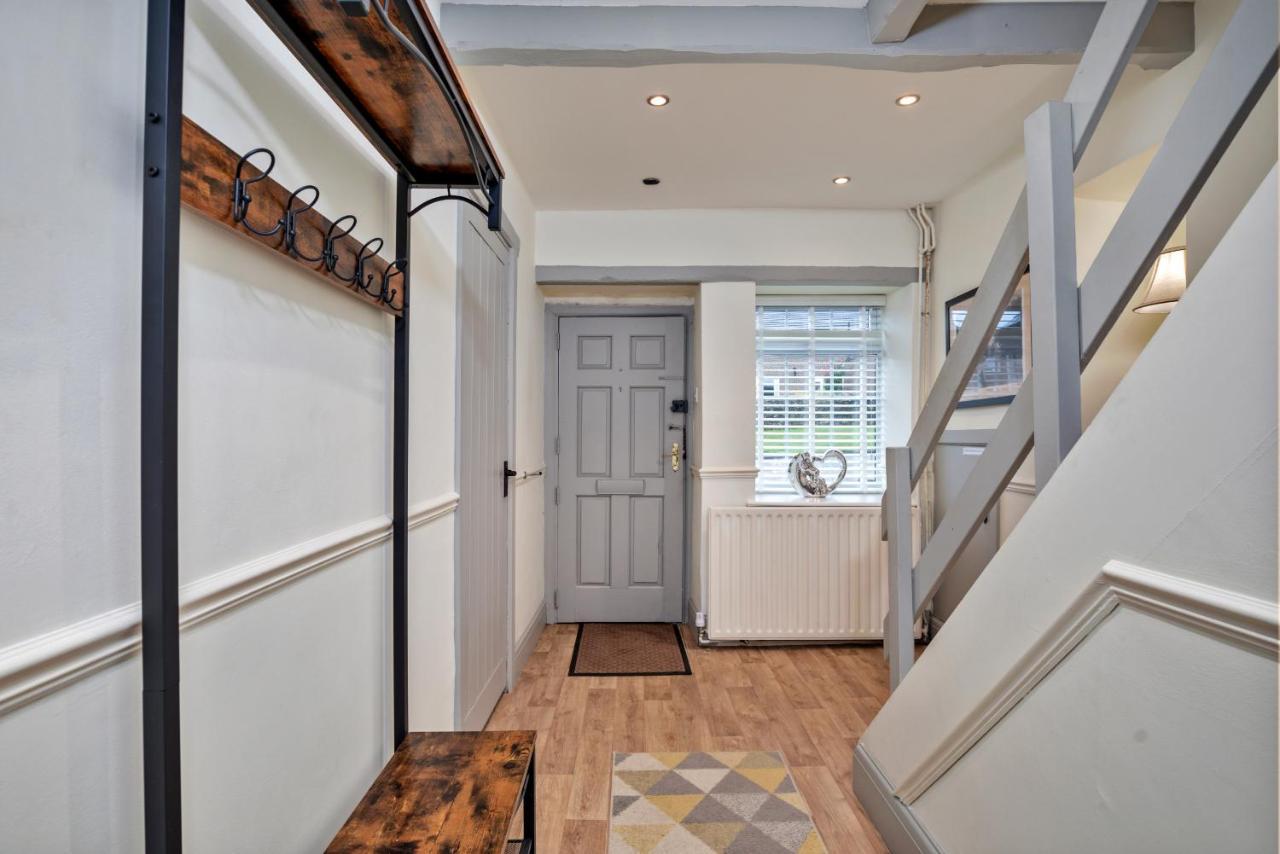 Finest Retreats - Cloggers Cottage Darley Екстериор снимка